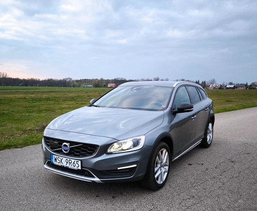 Volvo V60 cena 59900 przebieg: 178160, rok produkcji 2016 z Suraż małe 37